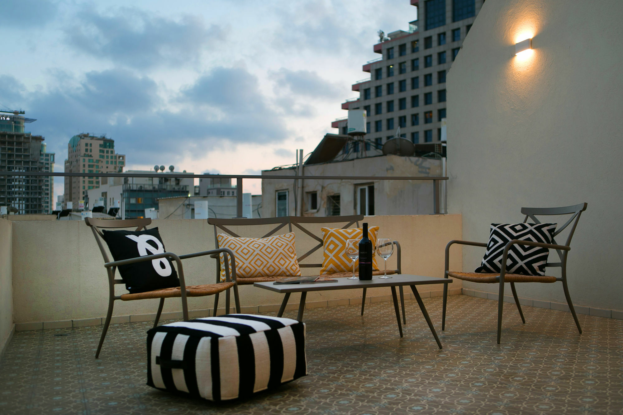 K Suites Tlv By The Beach Tel Aviv Exterior photo